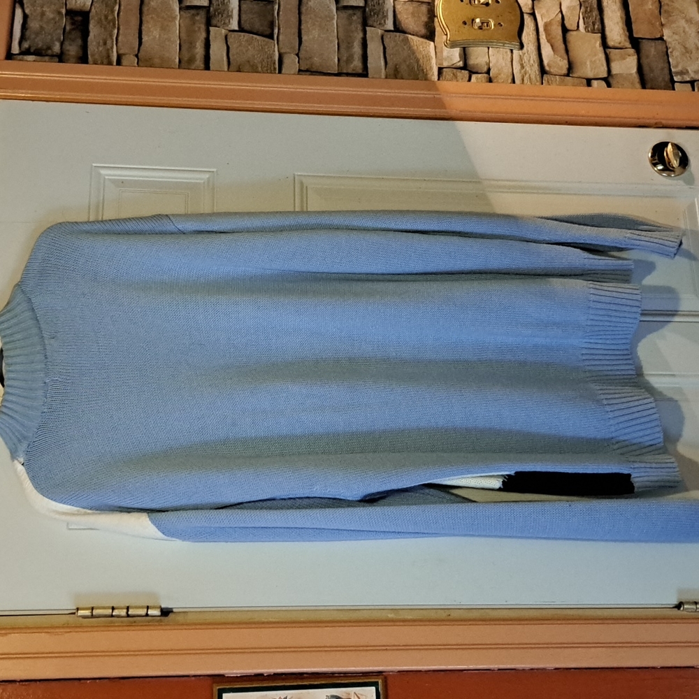 Sweater - Picture 5 of 5